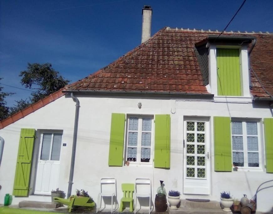 Maison Face A L'Etang Précy Dış mekan fotoğraf